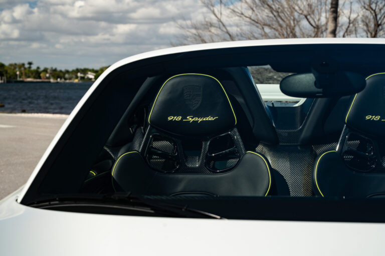 GH Vehicles 918 Spyder White-10