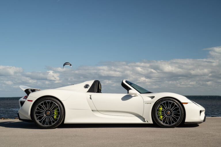GH Vehicles 918 Spyder White-13