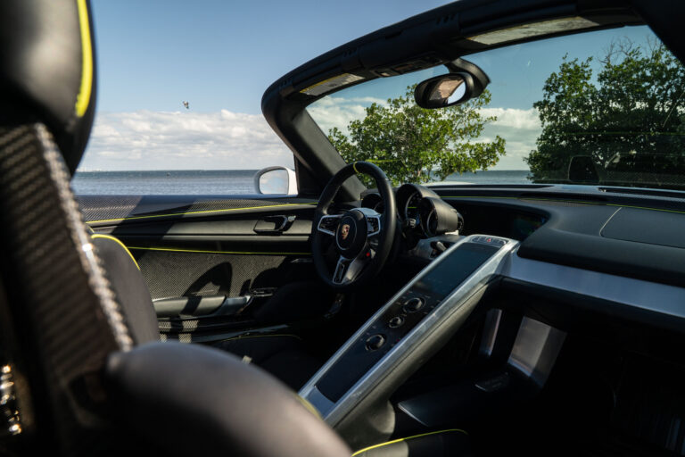 GH Vehicles 918 Spyder White-20