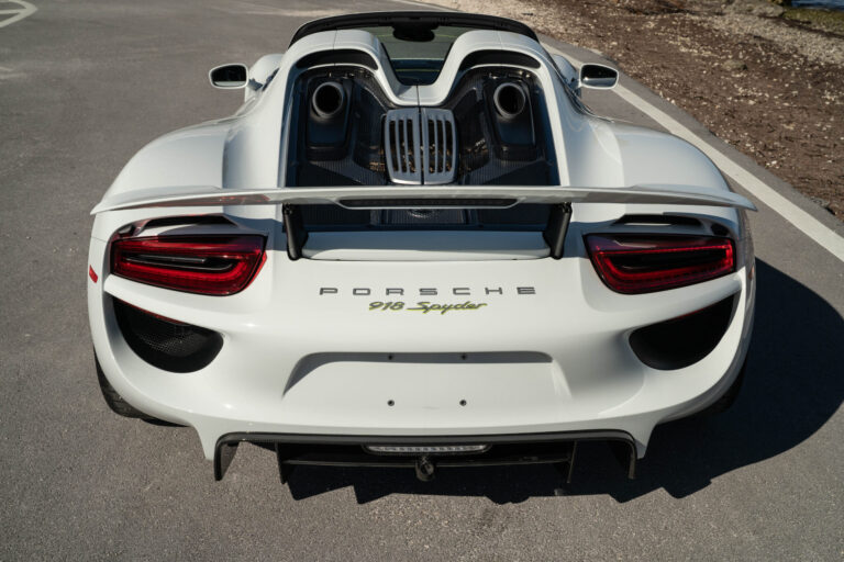GH Vehicles 918 Spyder White-24