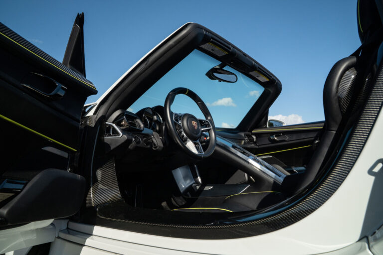 GH Vehicles 918 Spyder White-26