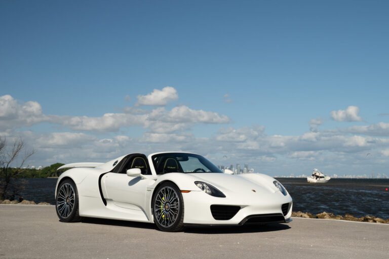 GH Vehicles 918 Spyder White-3
