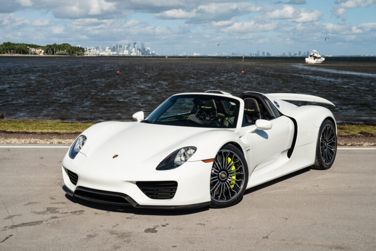 GH Vehicles 918 Spyder White-38