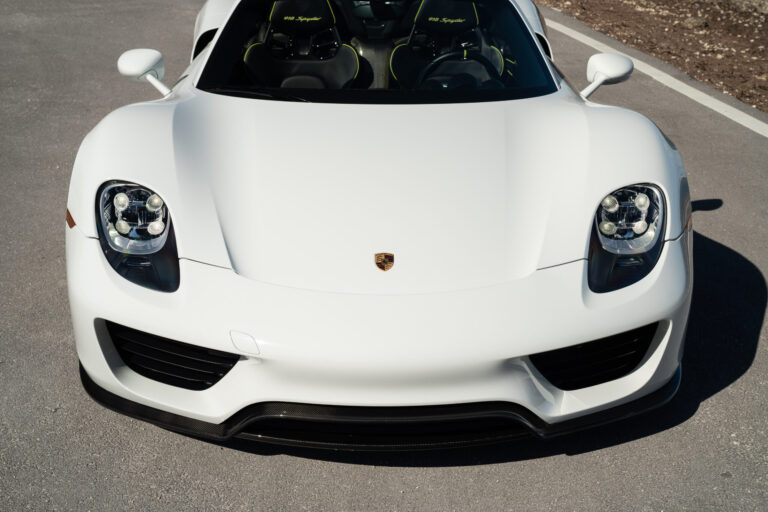GH Vehicles 918 Spyder White-4