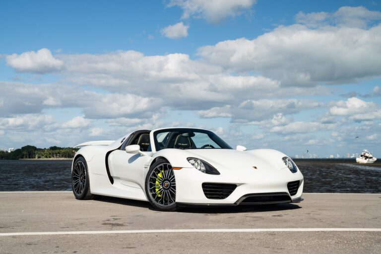 GH Vehicles 918 Spyder White-41
