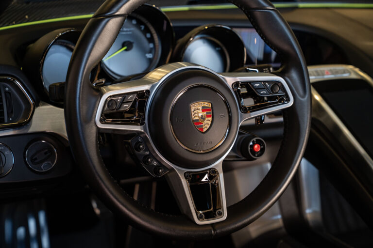 GH Vehicles 918 Spyder White-54