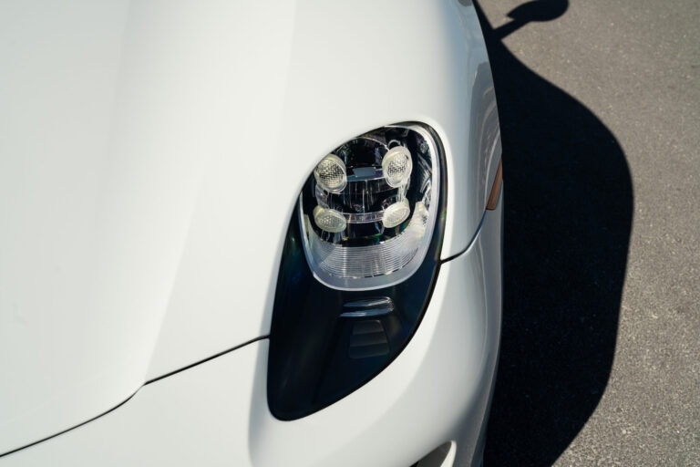 GH Vehicles 918 Spyder White-7