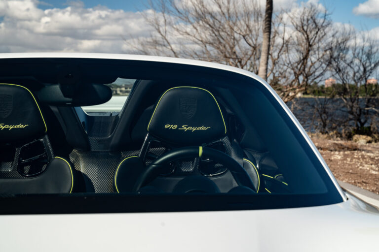 GH Vehicles 918 Spyder White-9